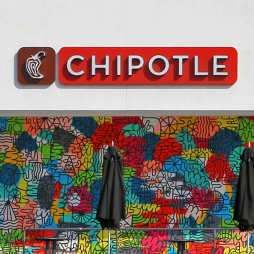 Bild för Chipotle creates unified view of operations across 2,400 restaurants, saving 10,000 hours per month